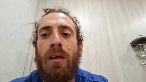 Snapshot of afromanblake chatting on April 8, 2:33 am afromanblake online show from April 8, 2:33 am