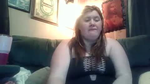 Snapshot of afterhoursangle35 chatting on April 21, 3:02 am Babygirls353637 online show from April 21, 3:02 am