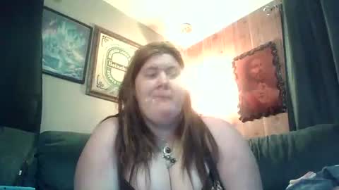 Snapshot of afterhoursangle35 chatting on April 25, 1:41 am Babygirls353637 online show from April 25, 1:41 am