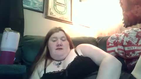 Snapshot of afterhoursangle35 chatting on April 27, 12:08 am Babygirls353637 online show from April 27, 12:08 am
