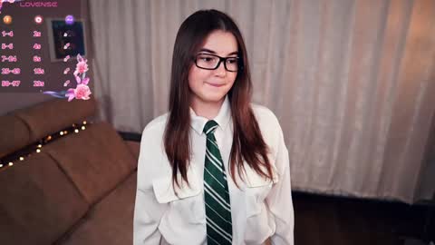 Lana  1800 - 0330 UTC   Mia 0700- 1630 UTC online show from February 5, 6:15 pm