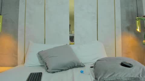 Snapshot of agata_noir chatting on May 10, 8:41 am A G A T A online show from May 10, 8:41 am