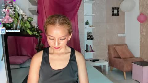 Agatadelphine online show from February 1, 2:02 pm