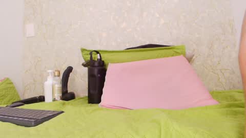 Snapshot of agatha__lee chatting on February 6, 3:06 am AGHATA online show from February 6, 3:06 am