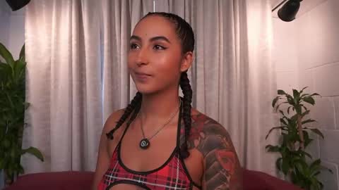 Snapshot of agatha_collinss chatting on April 18, 6:56 pm Val inst agatha clls online show from April 18, 6:56 pm