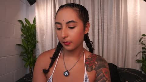 Snapshot of agatha_collinss chatting on April 20, 6:42 pm Val inst agatha clls online show from April 20, 6:42 pm