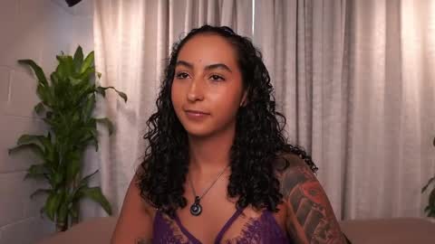Snapshot of agatha_collinss chatting on June 2, 7:05 pm Val inst agatha clls online show from June 2, 7:05 pm