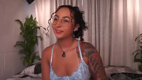 Snapshot of agatha_collinss chatting on June 21, 9:17 pm Val inst agatha clls online show from June 21, 9:17 pm
