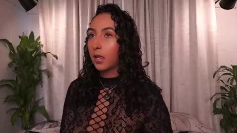 Snapshot of agatha_collinss chatting on June 22, 8:17 pm Val inst agatha clls online show from June 22, 8:17 pm