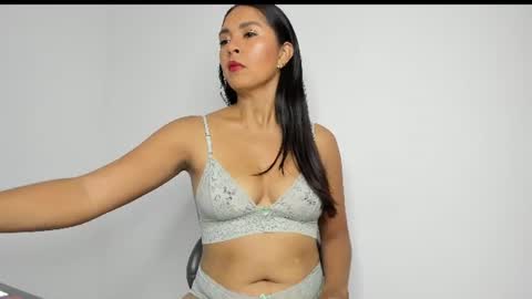 Snapshot of agatha_fox7 chatting on June 24, 4:44 am Agatha fox online show from June 24, 4:44 am