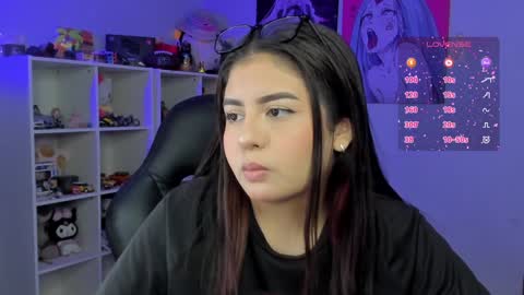 Cat online show from December 15, 7:46 am