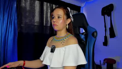 agatha_walter_ online show from November 28, 6:32 pm