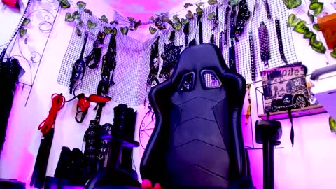 Snapshot of agathamoonn chatting on February 17, 9:32 pm Agatha Fox online show from February 17, 9:32 pm