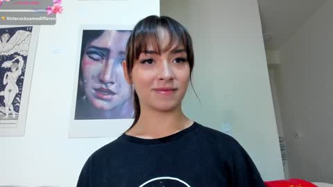 Snapshot of agathauwuart chatting on December 14, 2:23 am Agatha online show from December 14, 2:23 am