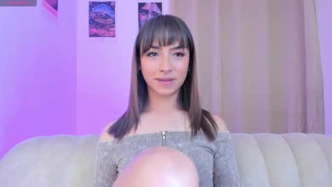 Snapshot of agathauwuart chatting on February 21, 12:05 am Agatha online show from February 21, 12:05 am