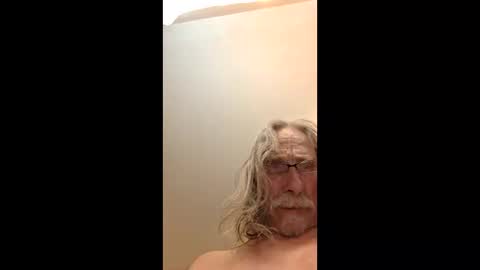 Snapshot of agedhardwood59618233 chatting on February 18, 9:16 am agedhardwood59618233 online show from February 18, 9:16 am