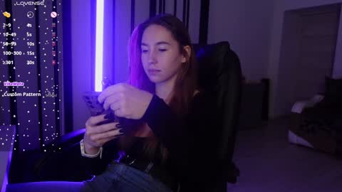 Snapshot of agelina_summer chatting on December 31, 6:16 am Agelina Lilly Laura online show from December 31, 6:16 am
