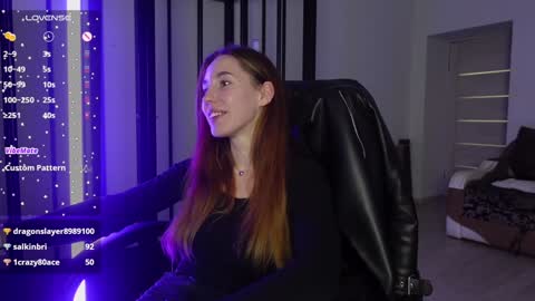 Snapshot of agelina_summer chatting on January 10, 6:06 pm Agelina Lilly Laura online show from January 10, 6:06 pm