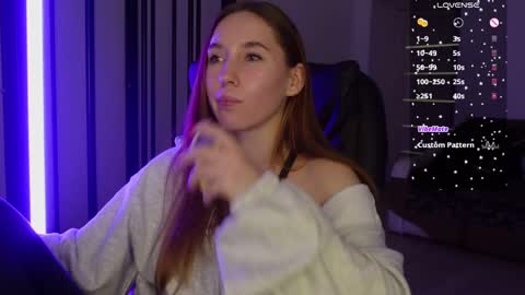 Snapshot of agelina_summer chatting on February 13, 11:15 pm Agelina Lilly Laura online show from February 13, 11:15 pm