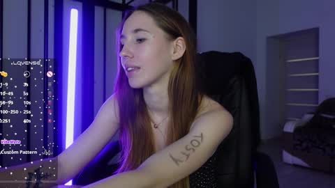 Snapshot of agelina_summer chatting on February 15, 7:06 pm Agelina Lilly Laura online show from February 15, 7:06 pm