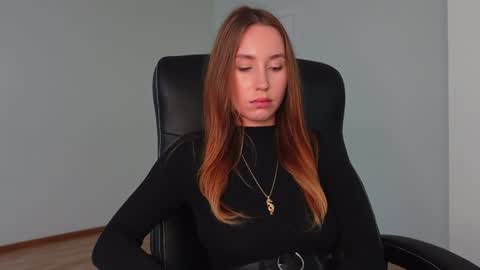 Snapshot of agelina_summer chatting on October 21, 2:07 pm Agelina Lilly Laura online show from October 21, 2:07 pm