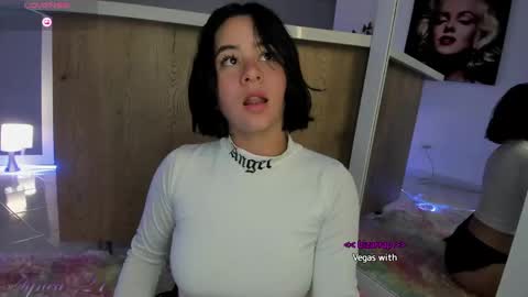 Snapshot of agnes_21 chatting on January 18, 10:17 pm ines online show from January 18, 10:17 pm