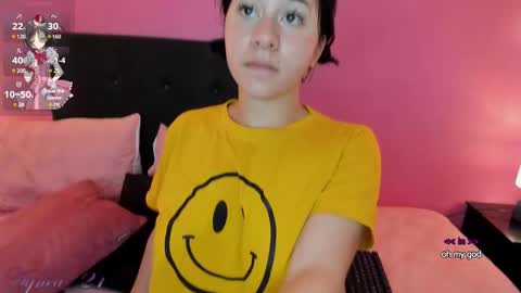 Snapshot of agnes_21 chatting on January 24, 1:45 am ines online show from January 24, 1:45 am