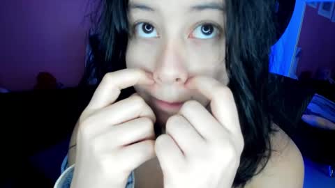 Snapshot of agnes_21 chatting on October 2, 1:51 pm ines online show from October 2, 1:51 pm
