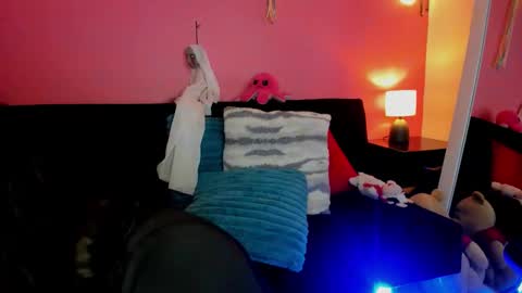Snapshot of agnes_21 chatting on October 15, 2:06 pm ines online show from October 15, 2:06 pm