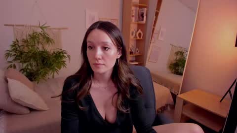 Snapshot of agnes_sky chatting on April 29, 11:44 pm Agnes online show from April 29, 11:44 pm