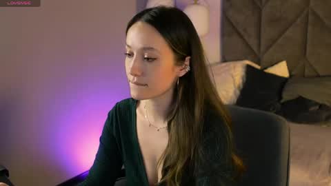 Snapshot of agnes_sky chatting on June 7, 10:46 pm Agnes online show from June 7, 10:46 pm