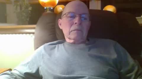 aguynrkfrd online show from March 7, 10:45 am