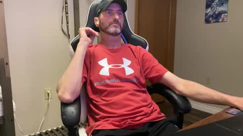 Snapshot of ah_shucks_ chatting on March 30, 2:56 am AhShucks online show from March 30, 2:56 am