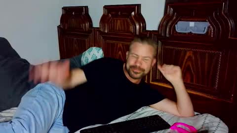 Snapshot of ahardman10 chatting on February 13, 8:16 pm Blue Eyed Handsome Man online show from February 13, 8:16 pm