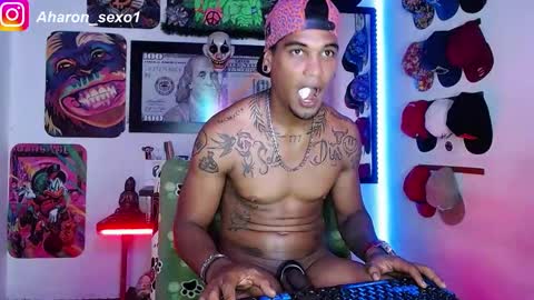Snapshot of aharon_sexo1 chatting on January 7, 8:45 am Aharon Zamora online show from January 7, 8:45 am
