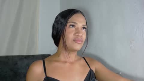 Snapshot of ahinara_doll_xx chatting on May 21, 3:46 am ahinara_doll_xx online show from May 21, 3:46 am
