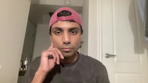 Snapshot of ahmedkhan632131 chatting on April 6, 5:19 am Dylan online show from April 6, 5:19 am