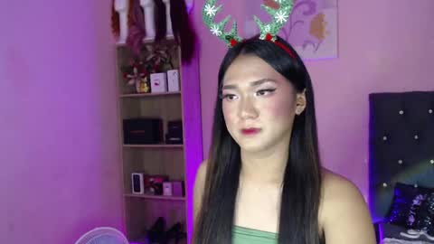 Snapshot of ahmrigrande chatting on December 11, 3:15 pm Ahmri online show from December 11, 3:15 pm