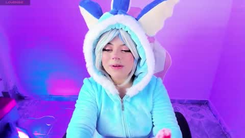 Snapshot of ahri_elderwood chatting on September 22, 5:09 am Ahri help me get to 100 online show from September 22, 5:09 am
