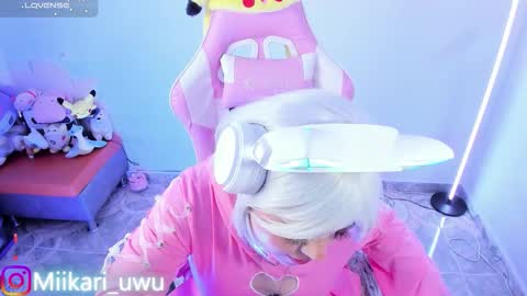 Ahri help me get to 100  online show from February 13, 5:25 am