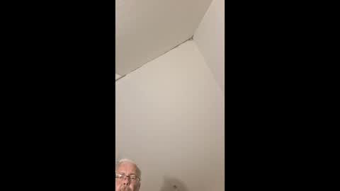 ahzakks1 online show from April 1, 1:39 am