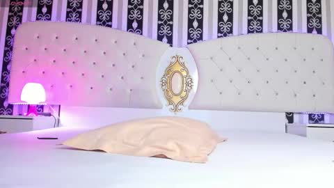 aidasina online show from October 4, 7:01 pm