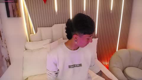 Snapshot of aiden_rivers_ chatting on February 16, 12:23 pm Aiden online show from February 16, 12:23 pm