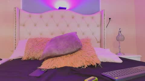 Snapshot of aiden_royce chatting on September 13, 9:14 pm aiden_royce online show from September 13, 9:14 pm