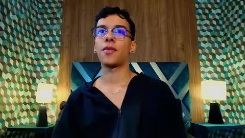 Snapshot of aiden_royce chatting on September 20, 3:29 am aiden_royce online show from September 20, 3:29 am