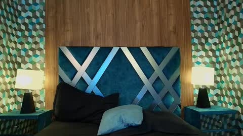 Snapshot of aiden_royce chatting on October 15, 5:51 am aiden_royce online show from October 15, 5:51 am