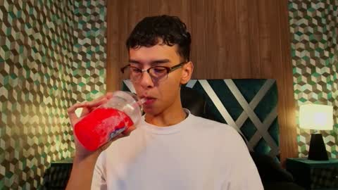 Snapshot of aiden_royce chatting on November 15, 3:59 am aiden_royce online show from November 15, 3:59 am