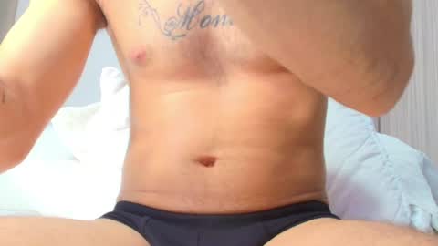 Snapshot of aidencameron chatting on July 15, 10:48 pm Aiden Cameron online show from July 15, 10:48 pm