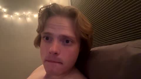 Snapshot of aidenisdunn chatting on December 8, 1:36 pm aidenisdunn online show from December 8, 1:36 pm