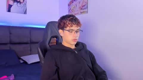 Aiden  online show from October 18, 11:55 am